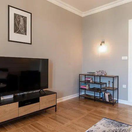 Luxury Peitho Apartamento *