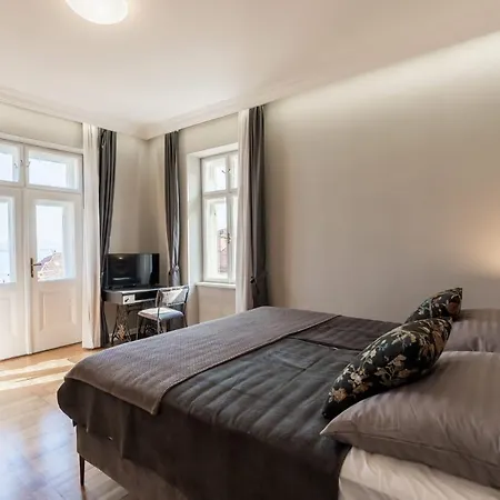 Апартаменти Luxury Peitho *