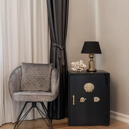 Luxury Peitho Апартаменти