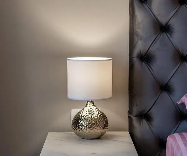 דירה Luxury Peitho אופטיה